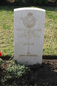 Ismailia War Memorial Cemetery - Smith, Sidney